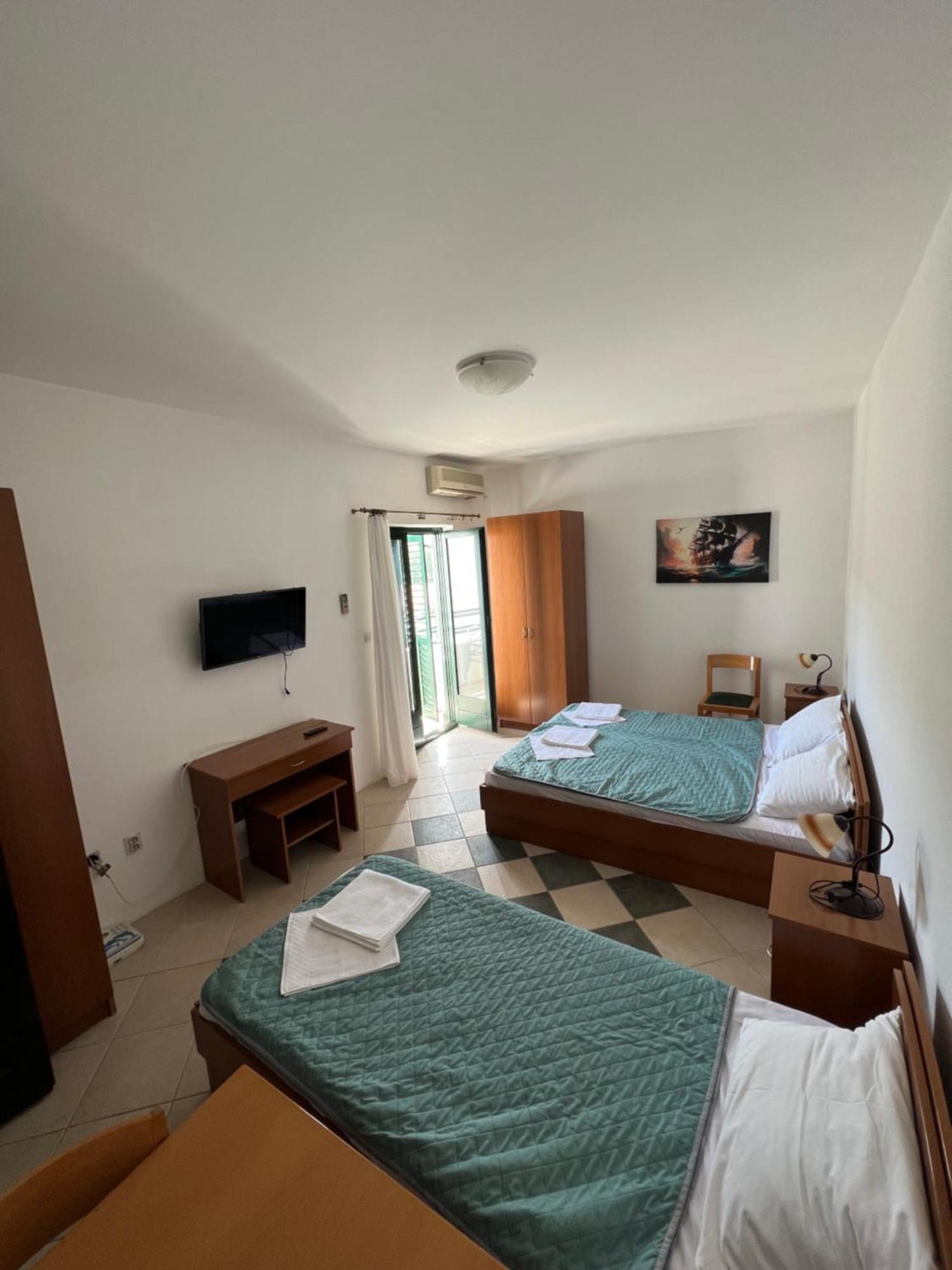 Renome Apartment Petrovac Bagian luar foto