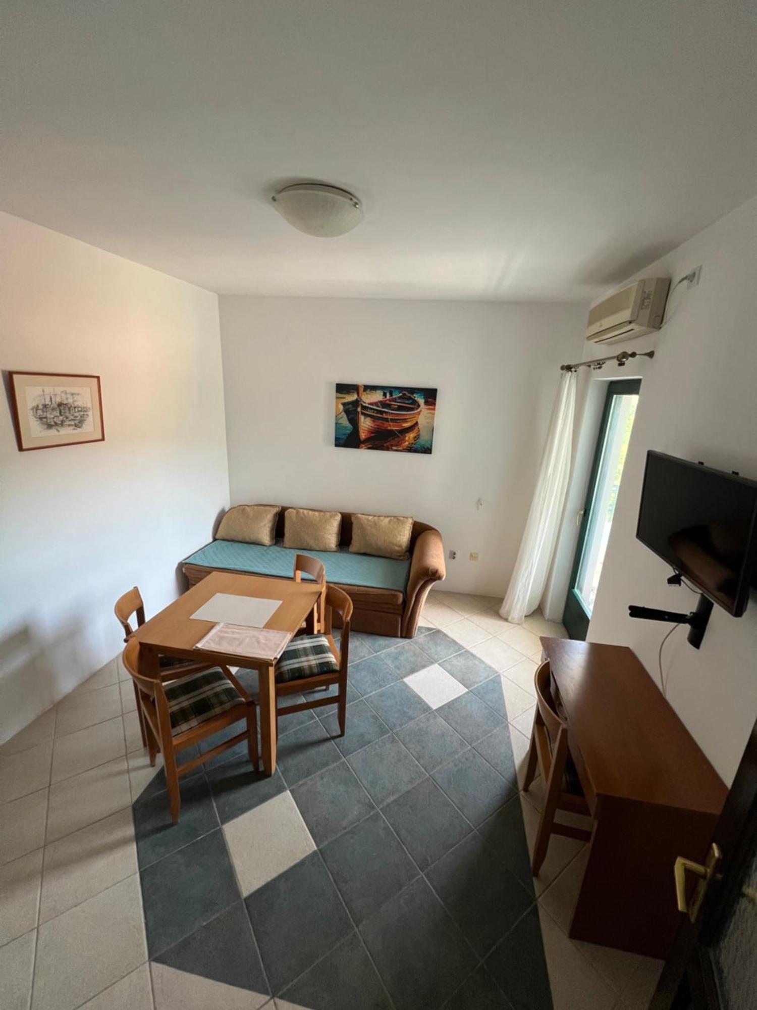 Renome Apartment Petrovac Bagian luar foto