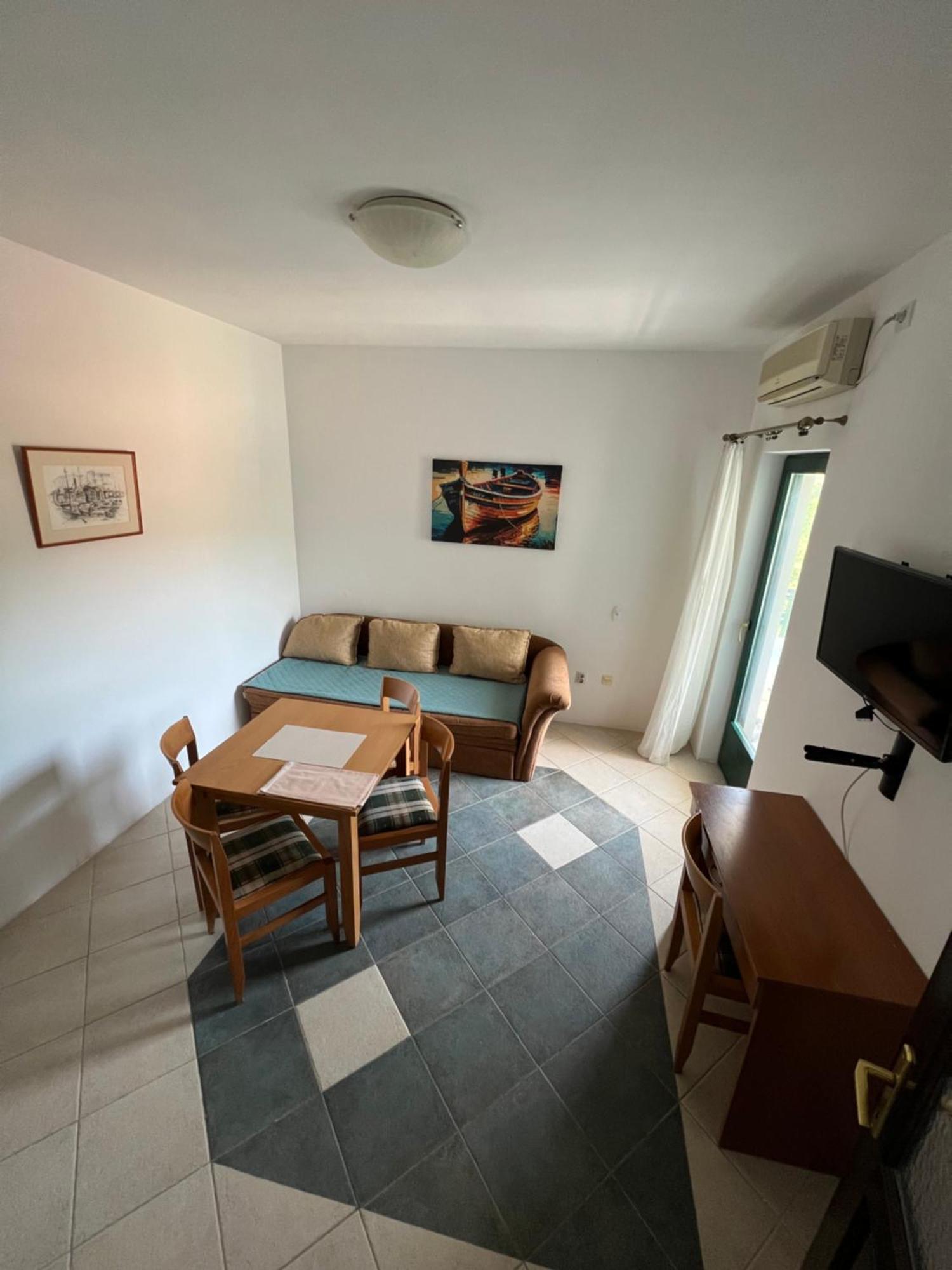 Renome Apartment Petrovac Bagian luar foto