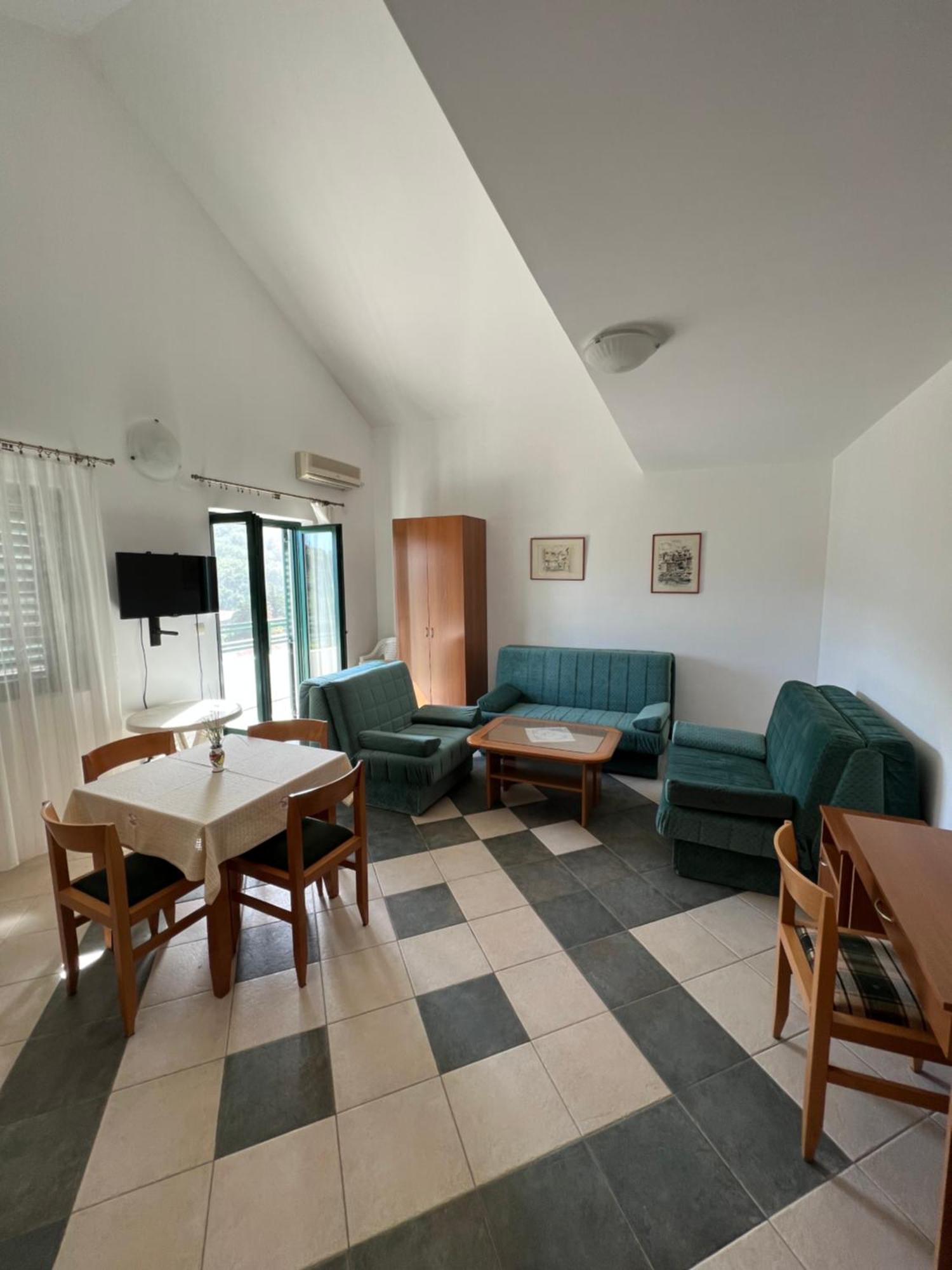 Renome Apartment Petrovac Bagian luar foto