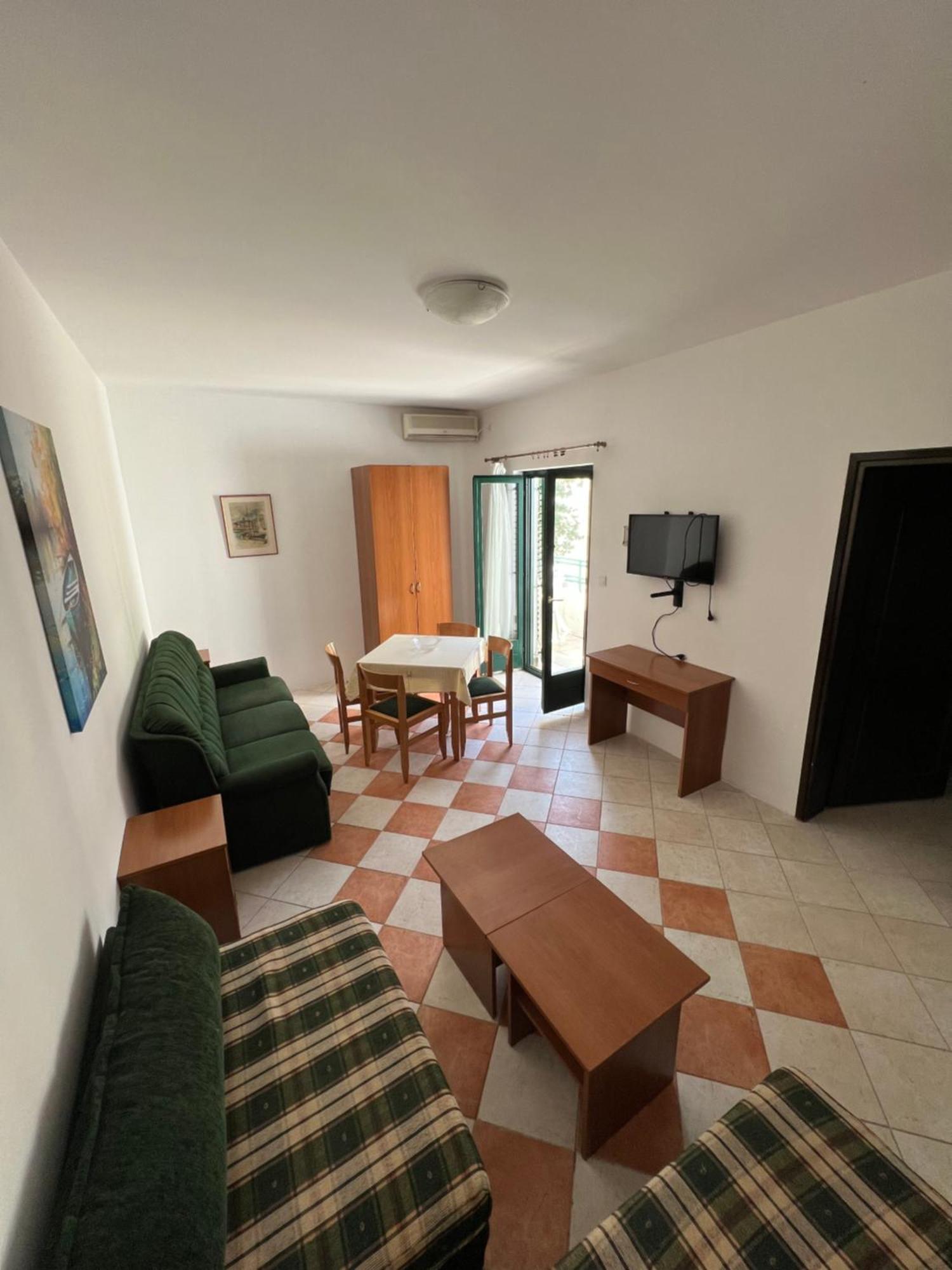 Renome Apartment Petrovac Bagian luar foto